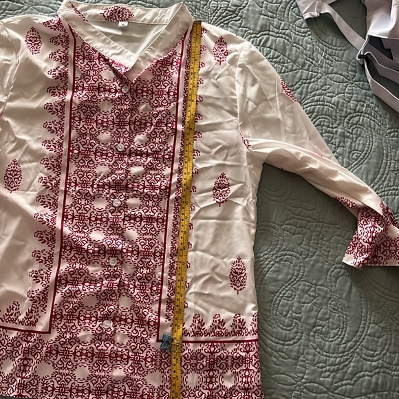 Red and white Calcutta style print blouse - Picture 11 of 11